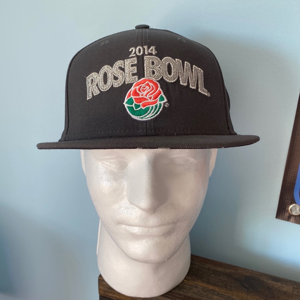 Donating Soon! Nike Swoosh 2014 Michigan State Spartans Grey Snapback Hat